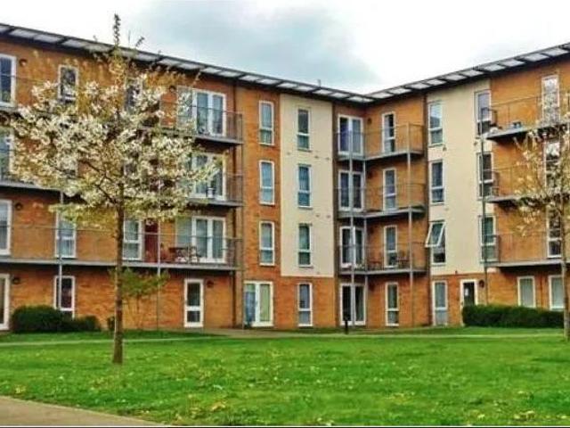 2 bedroom flat for sale