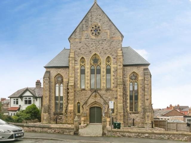 2 bedroom flat for sale