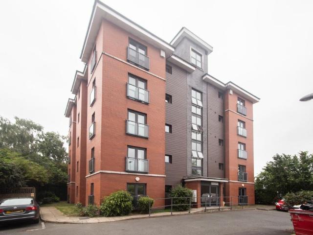 2 bedroom flat for sale