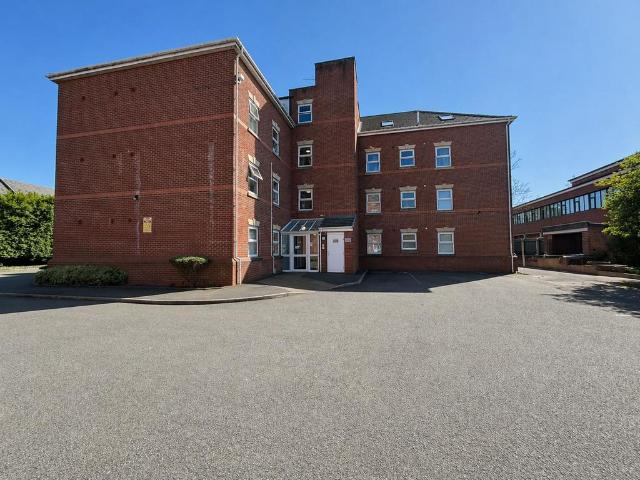 2 bedroom flat for sale