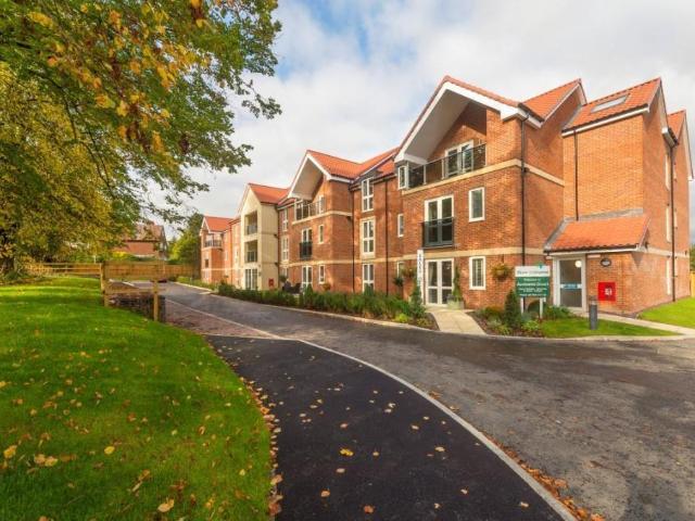 2 bedroom flat for sale