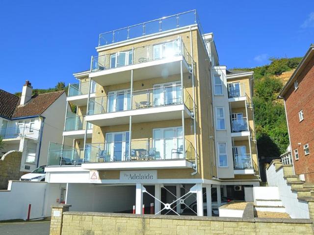2 bedroom flat for sale