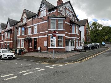 2 bedroom flat for sale