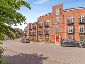 2 bedroom flat for sale