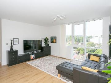 2 bedroom flat for sale