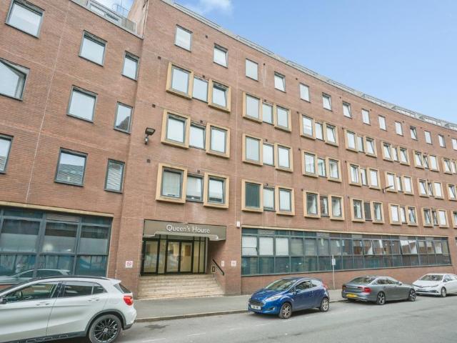 2 bedroom flat for sale