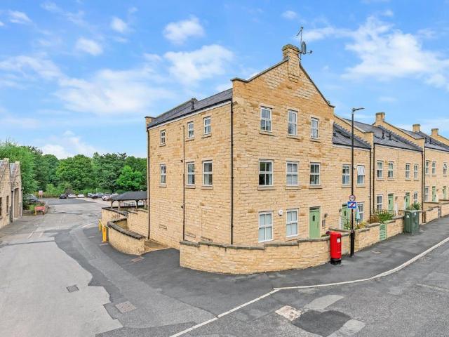 2 bedroom flat for sale