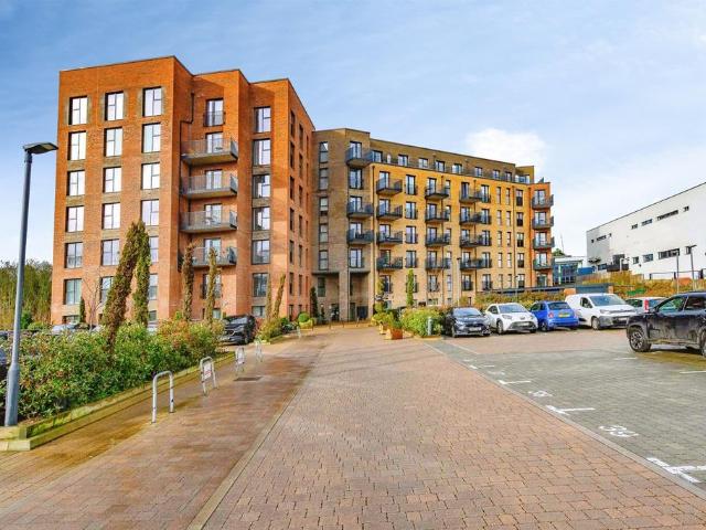 2 bedroom flat for sale