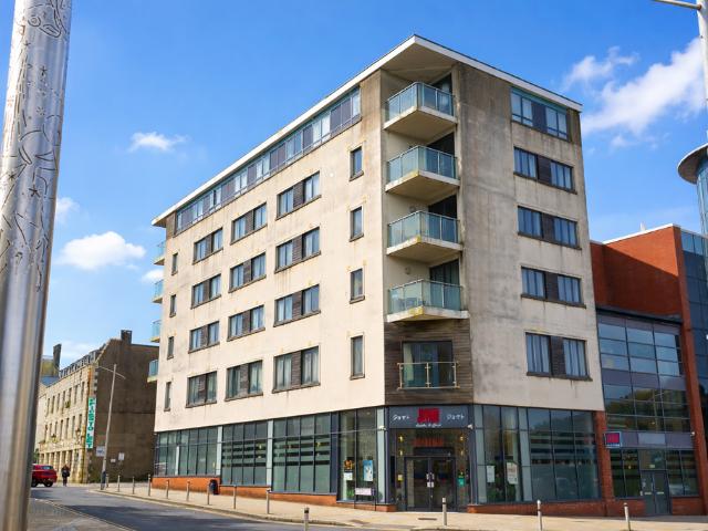 2 bedroom flat for sale