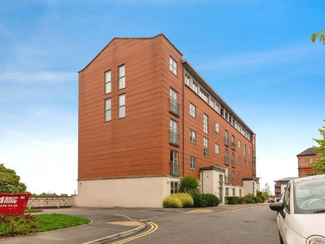 2 bedroom flat for sale
