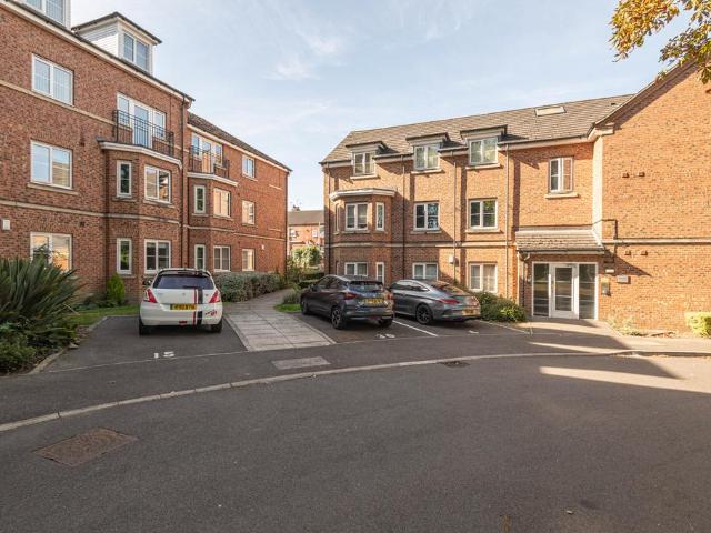 2 bedroom flat for sale