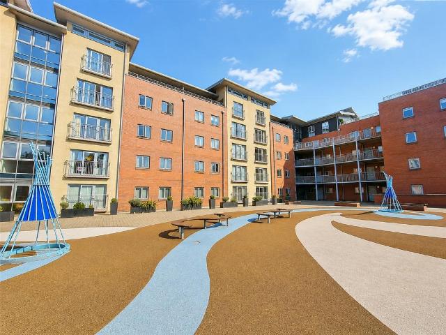 2 bedroom flat for sale