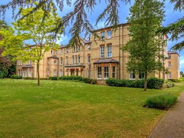 2 bedroom flat for sale