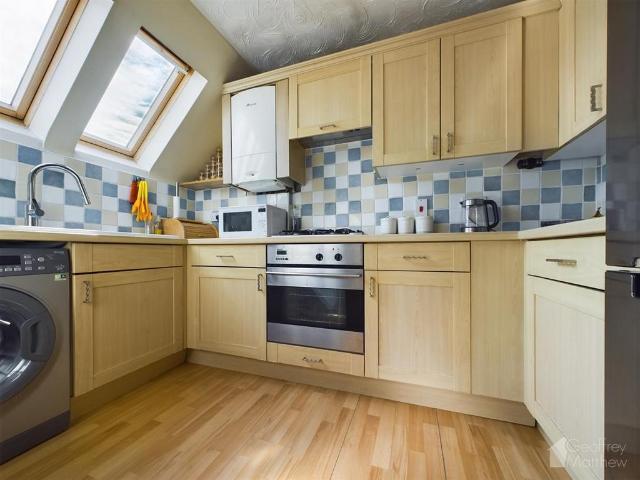 2 bedroom flat for sale