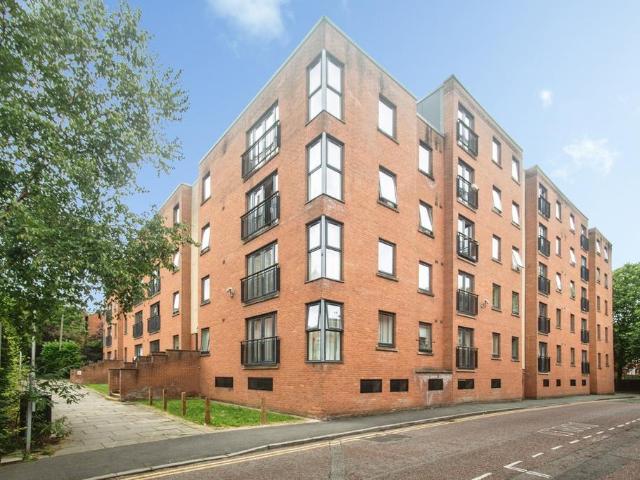 2 bedroom flat for sale