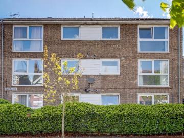2 bedroom flat for sale