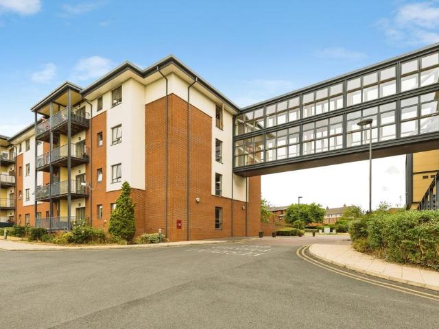 2 bedroom flat for sale