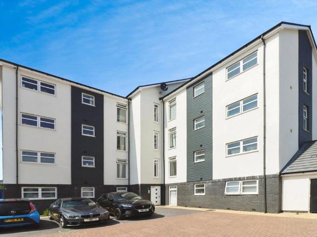 2 bedroom flat for sale