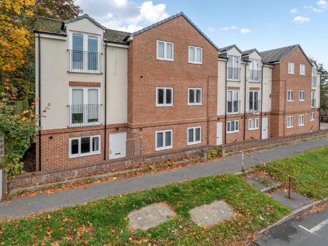 2 bedroom flat for sale