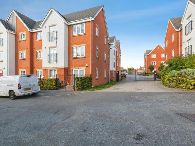 2 bedroom flat for sale