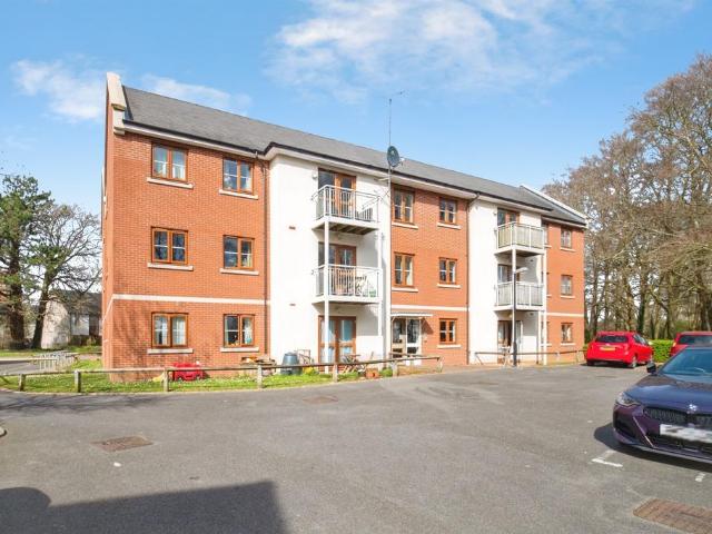 2 bedroom flat for sale