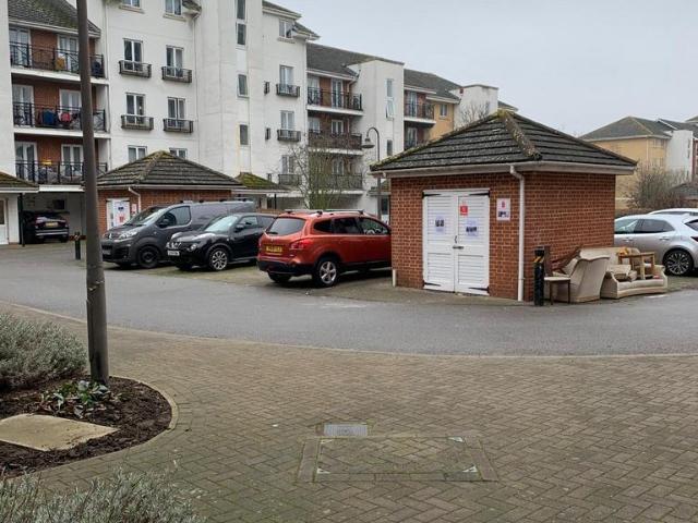 2 bedroom flat for sale