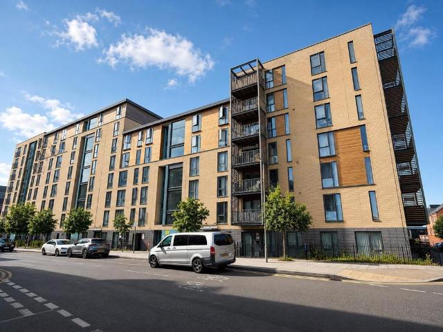 2 bedroom flat for sale