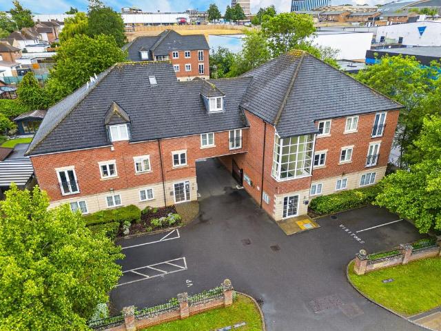 2 bedroom flat for sale