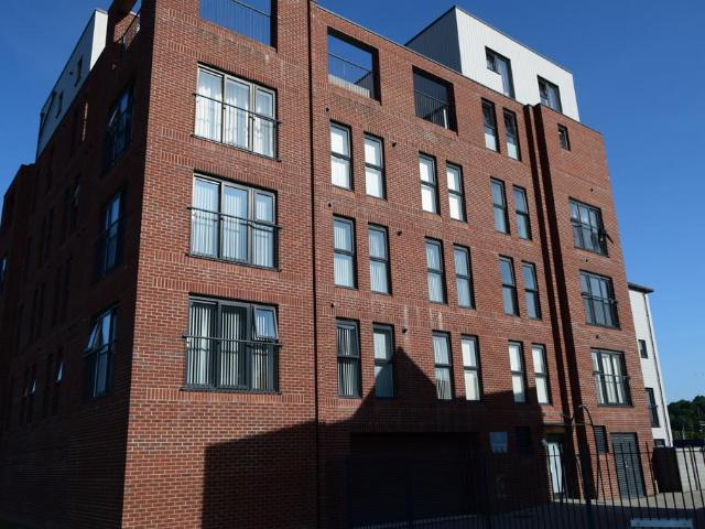 2 bedroom flat for sale