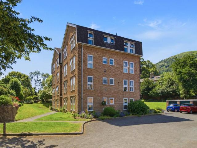 2 bedroom flat for sale