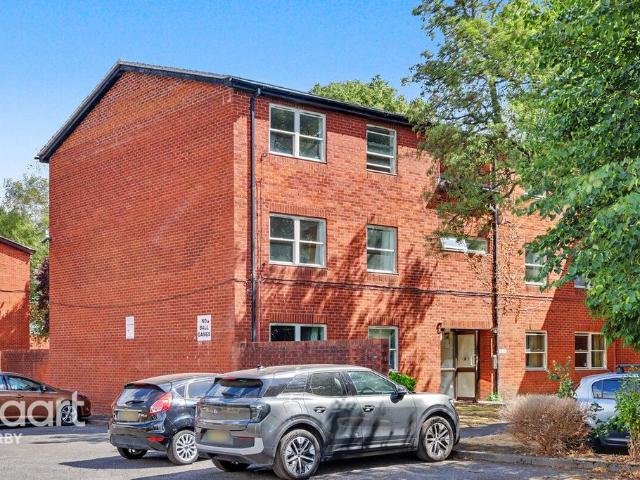 2 bedroom flat for sale