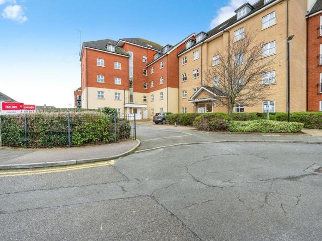 2 bedroom flat for sale