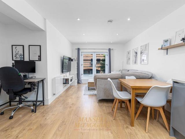2 bedroom flat for sale