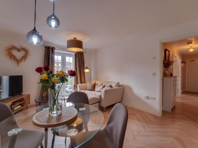 2 bedroom flat for sale