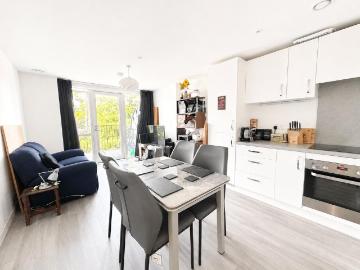 2 bedroom flat for sale