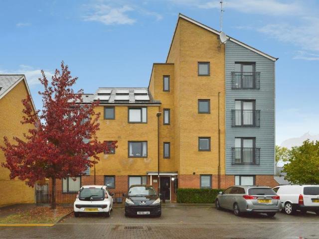 2 bedroom flat for sale