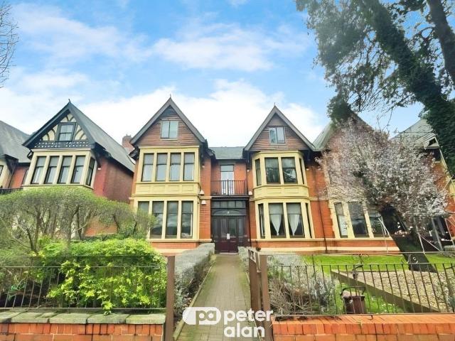2 bedroom flat for sale