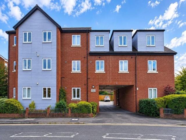 2 bedroom flat for sale