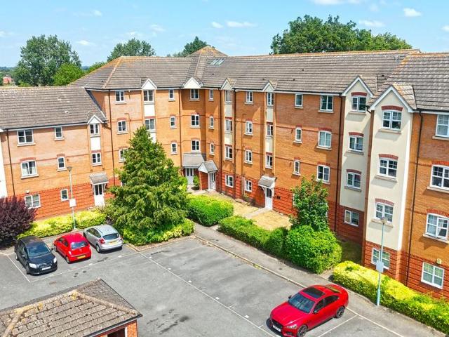 2 bedroom flat for sale