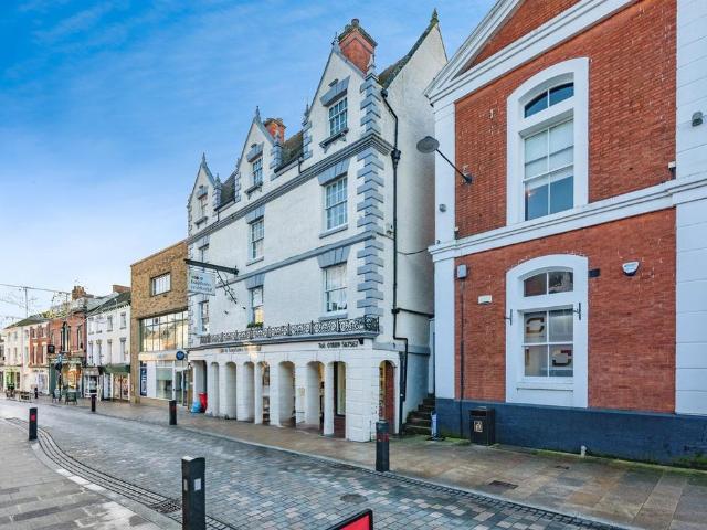 2 bedroom flat for sale