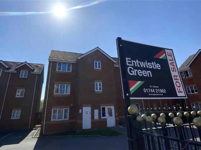 2 bedroom flat for sale
