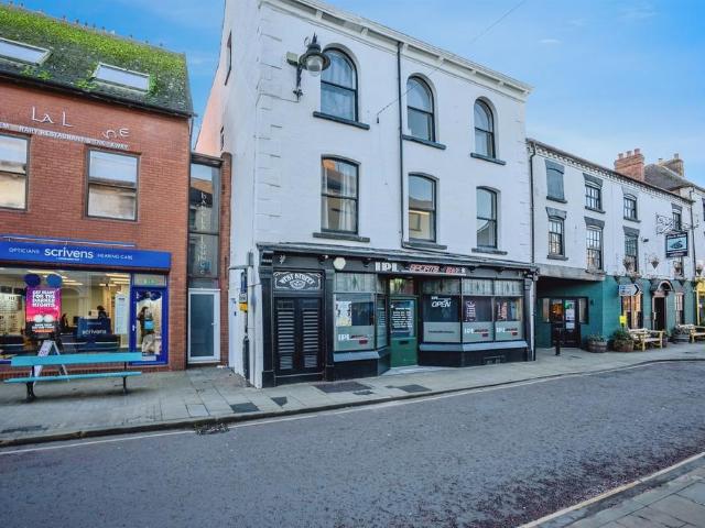 2 bedroom flat for sale