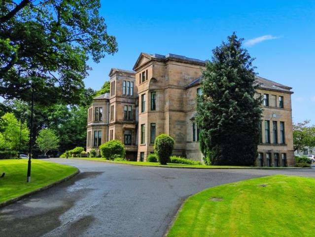 2 bedroom flat for sale