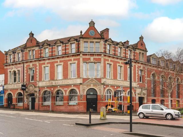 2 bedroom flat for sale