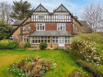 Leeds, West Yorkshire, North England - Garden