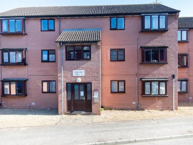 2 bedroom flat for sale