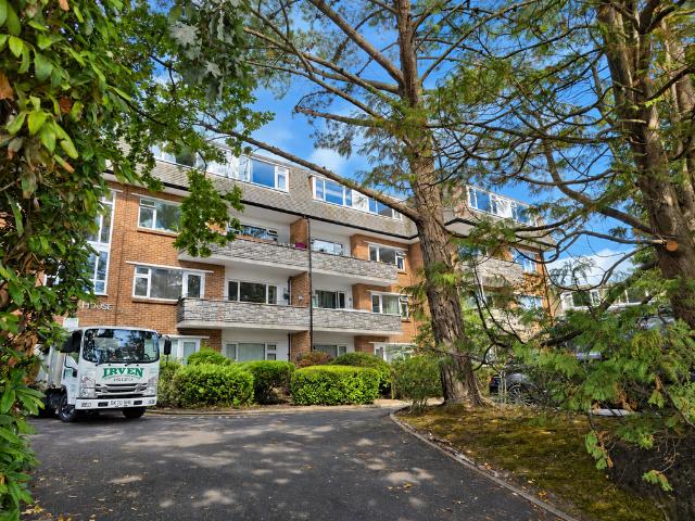 2 bedroom flat for sale