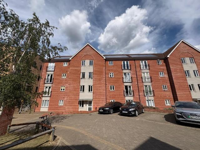2 bedroom flat for sale