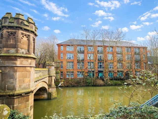 2 bedroom flat for sale