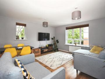 2 bedroom flat for sale
